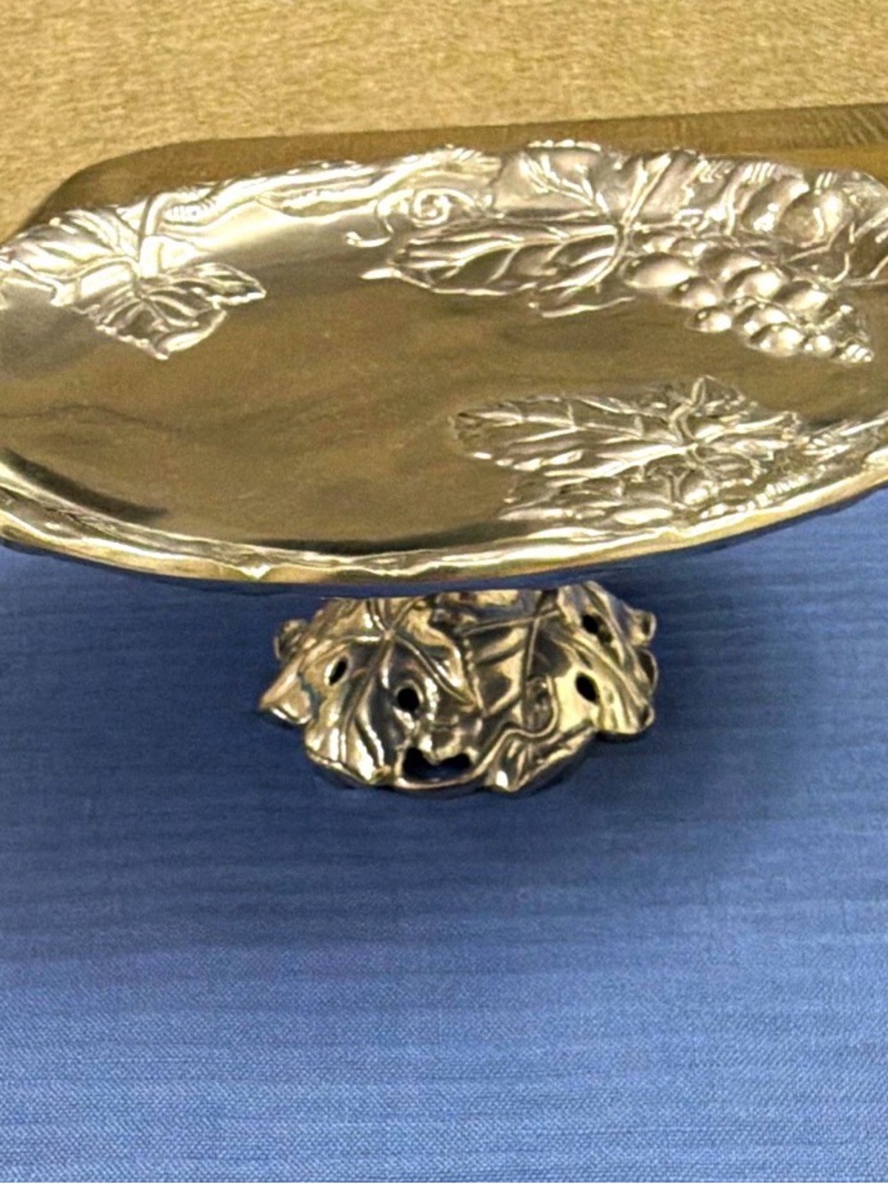 Arthur Court Fruit/Grape Motif Pedestal Cake Stand Compote Silver Metal